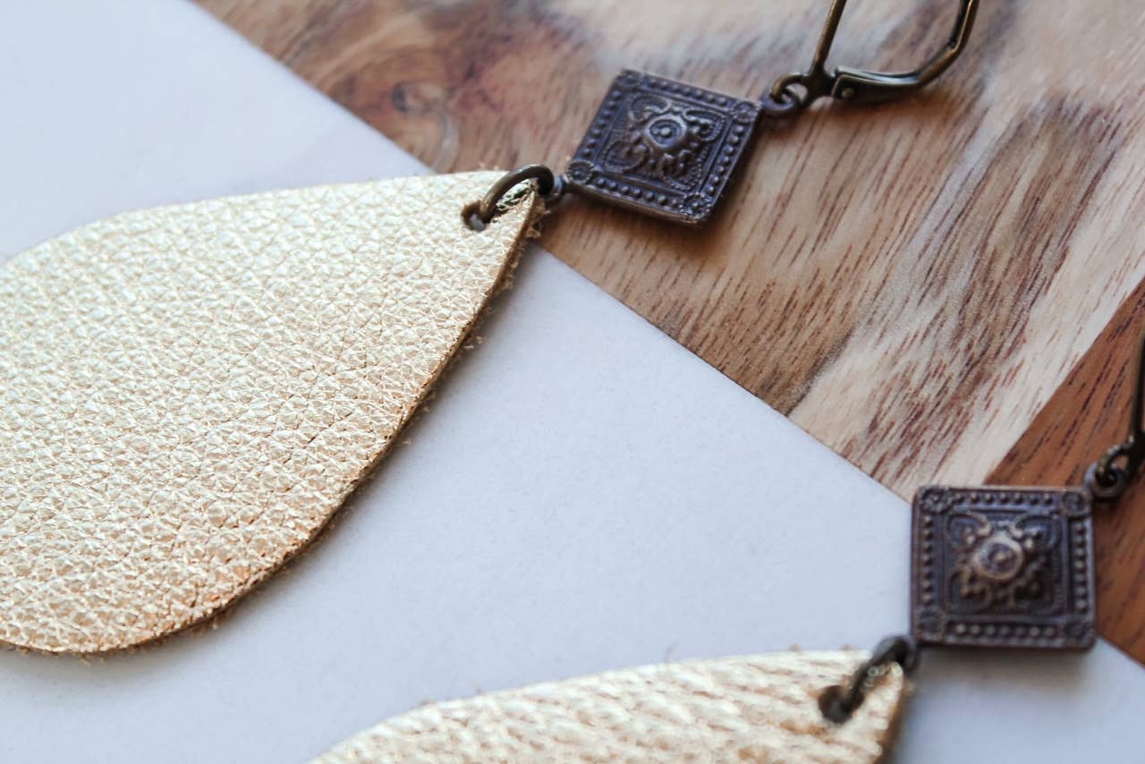 Hippo Kiss Creations - Wholesale Dangle Earrings - Kardys Earrings1