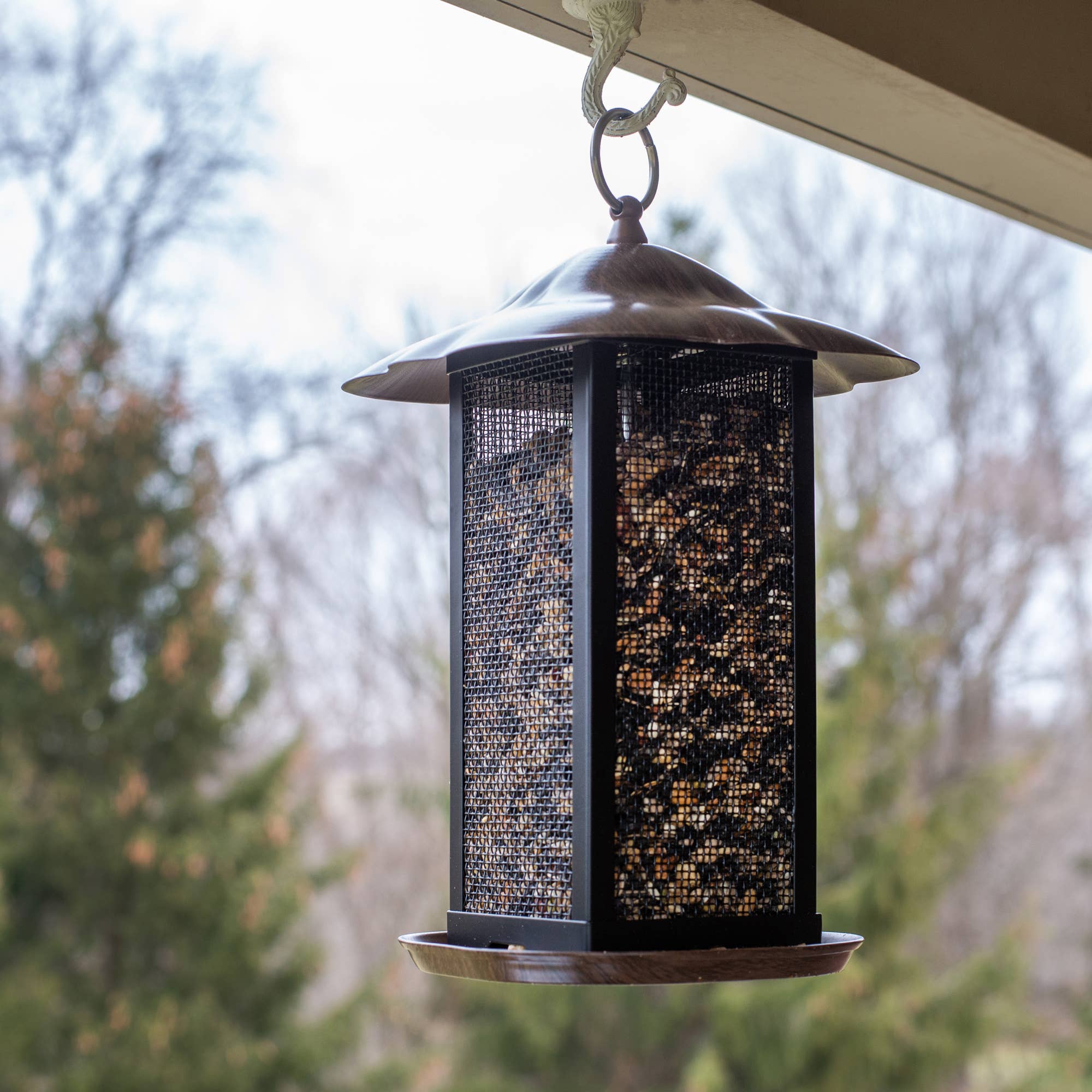 EAST AVENUE - Wholesale Bird feeder - 11 inch Cherry Woodgrain Finish Mesh Metal Bird Feeder1