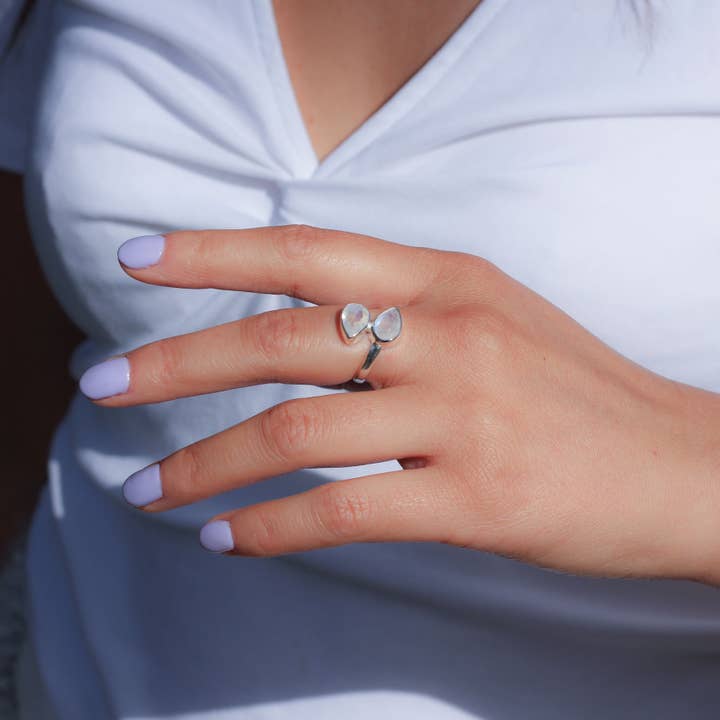 “Female Powers” ring in Moonstone and 925 Silver for wholesale by KARMA YOGA SHOP