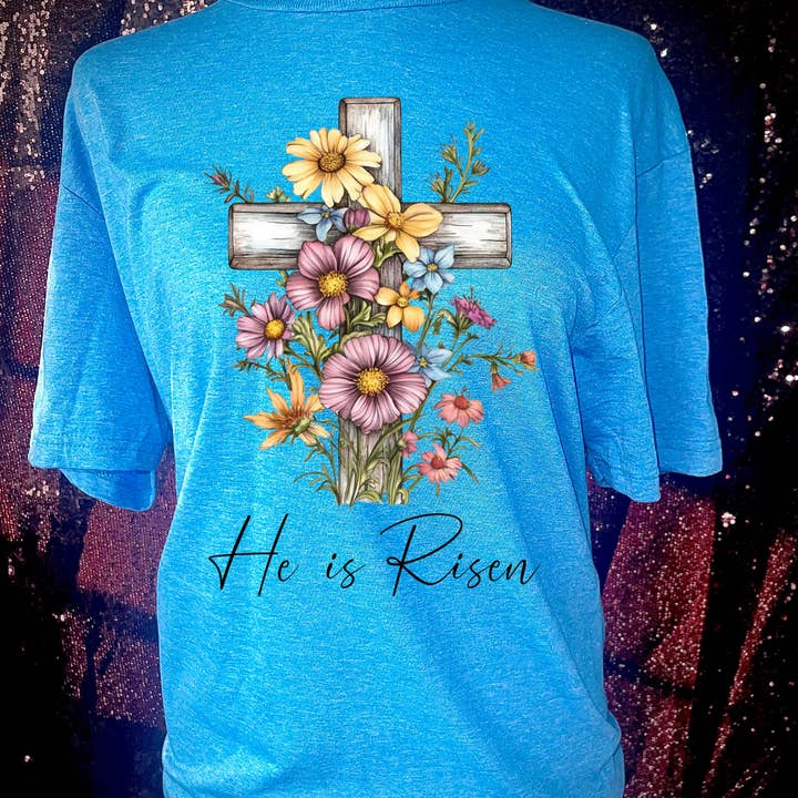 Hij is opgestaan bloemenkruis t-shirt voor wholesale door StricklandDesignCo