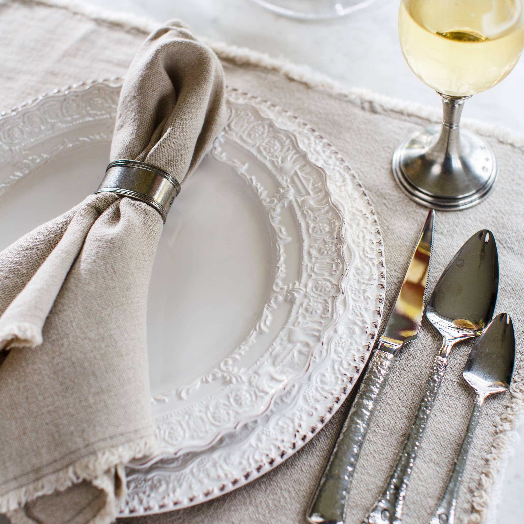 Arte Italica & Crown Linen Designs - Wholesale Charger Plate - Renaissance White Charger4