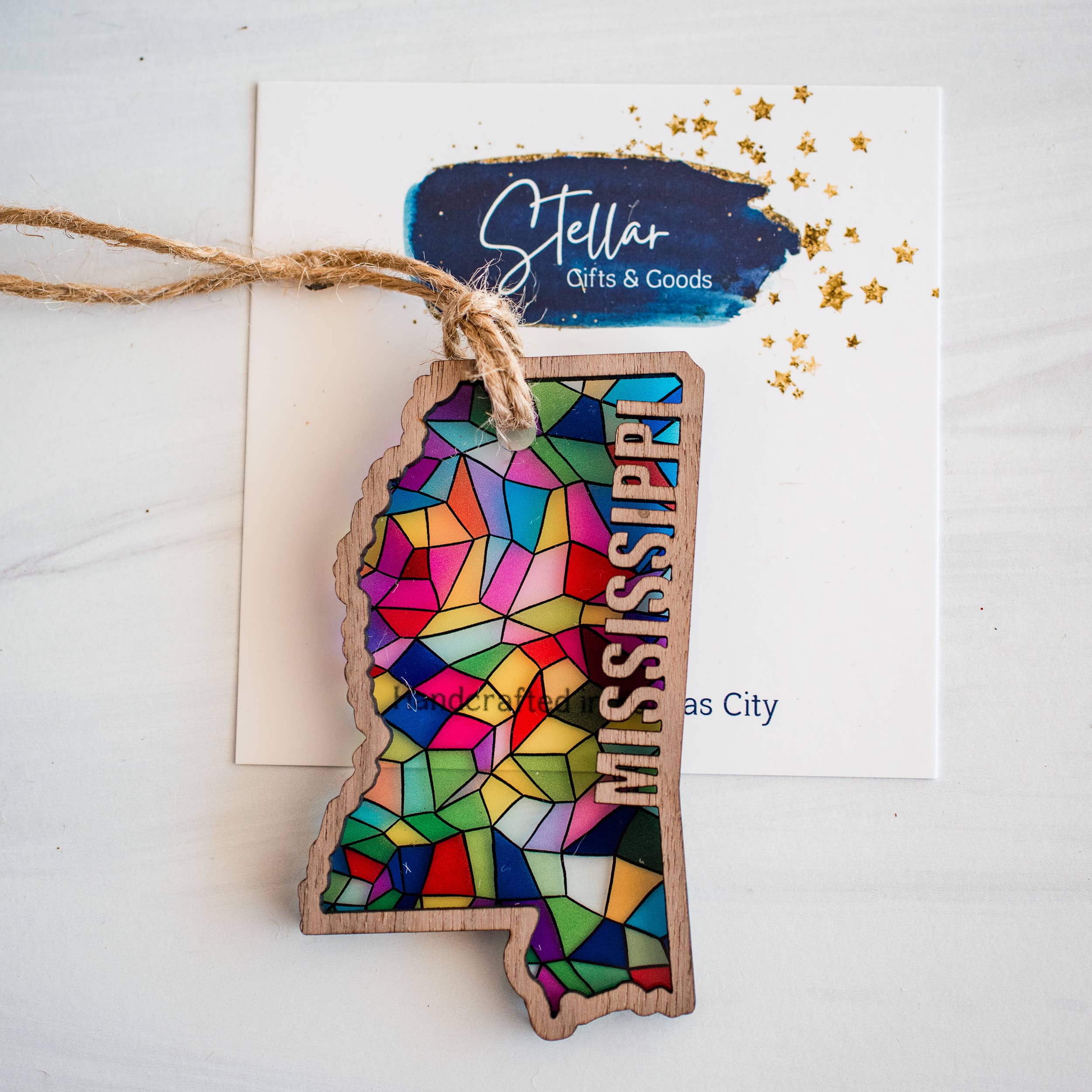 Stellar Gifts & Goods Wholesale - Vente Objets de décoration - Ornements - Vitrail Fête d'État - Noël Local40