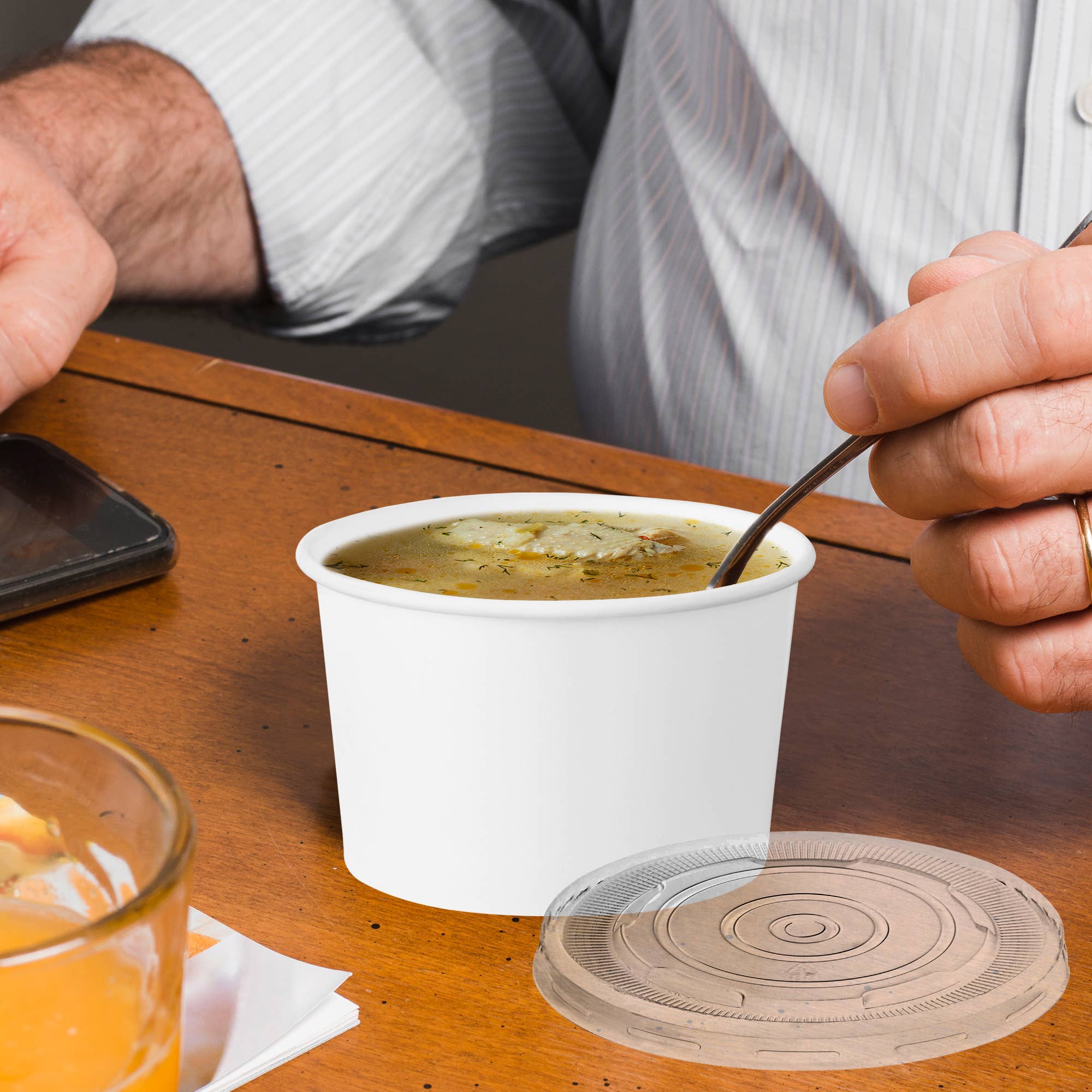 Smarty had a Party – Engroshandel Engangsbæger – 12 oz squat papirsuppekopper med låg - 50 sæt5