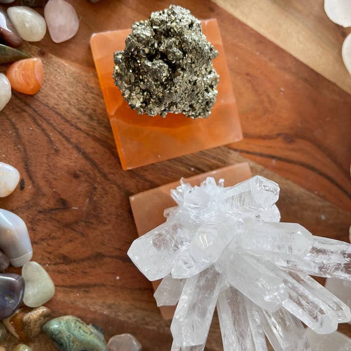 CaNatureLover - Wholesale Crystal Charging Plate - Polished Selenite Charging Station Round crystal plate, Flat Crystal Plate ,gemstone charging ,Protection Cleansing Meditation Crystal