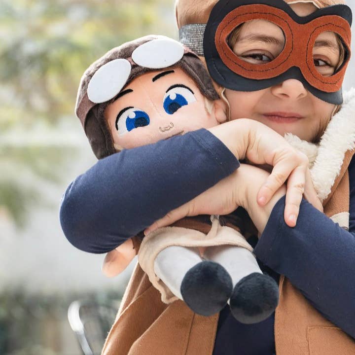 Little Rebels – Großhandel Kuschel-/Plüschtier – Kind & Baby – Amelia Earhart Plüschpuppe: Inspirierend und interaktiv0