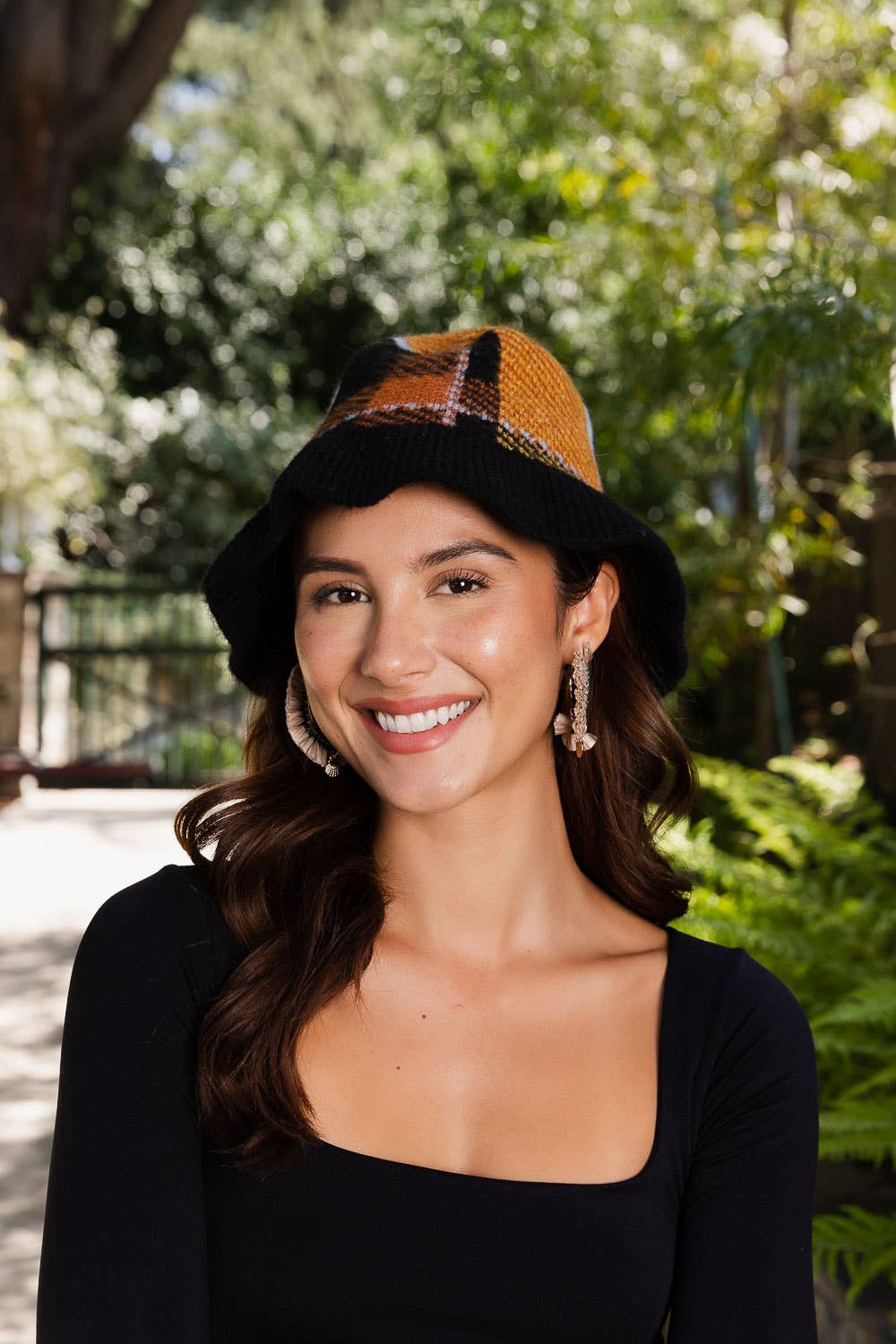 Leto Accessories - Vente Bonnet – femme - Bonnet style chapeau seau à motif à carreaux1