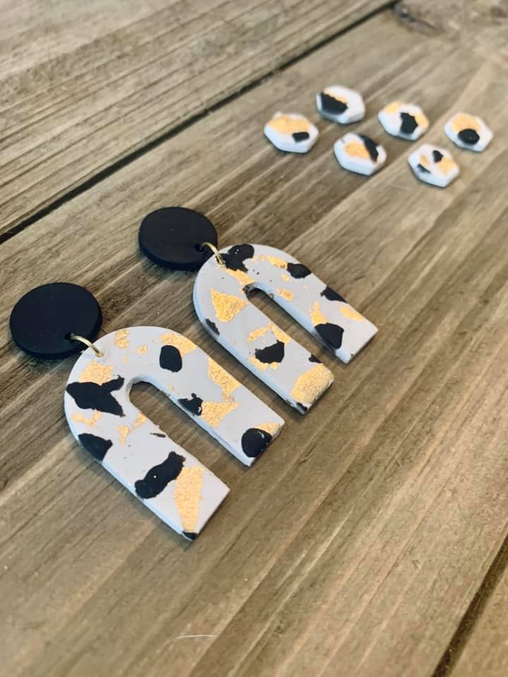 EJ Clay Co – wholesale Smycken – Svart/Guld Flaked Kollektion1