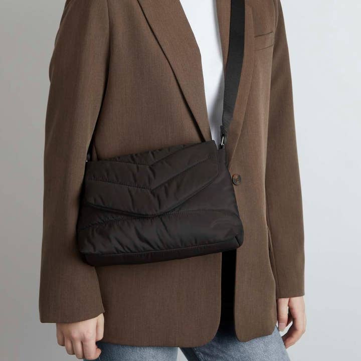 Markberg - Wholesale Crossbody Bag - Women's - CalmaMBG Crossbody Bag, Triangle Pouch1