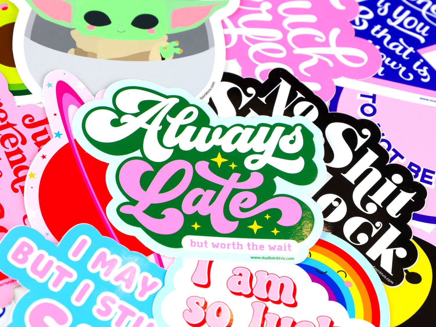 Studio Inktvis – Großhandel Aufkleber – Aufkleber „Always Late but worth the wait“4