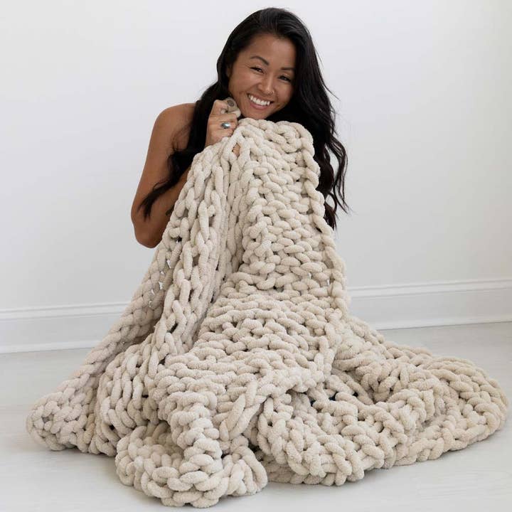 INFINITE CHUNKY KNIT BLANKET | MINKY | BIG - SAND for wholesale by BIG LOViE