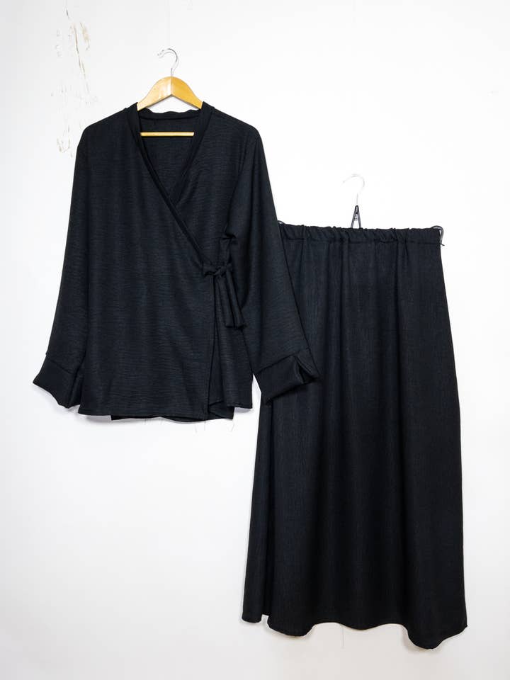 IDEAL OUTFIT - Wholesale Top & Pant Set (NOT Loungewear) - Women's - Crossed top abaya set ref:2385 xlm JU