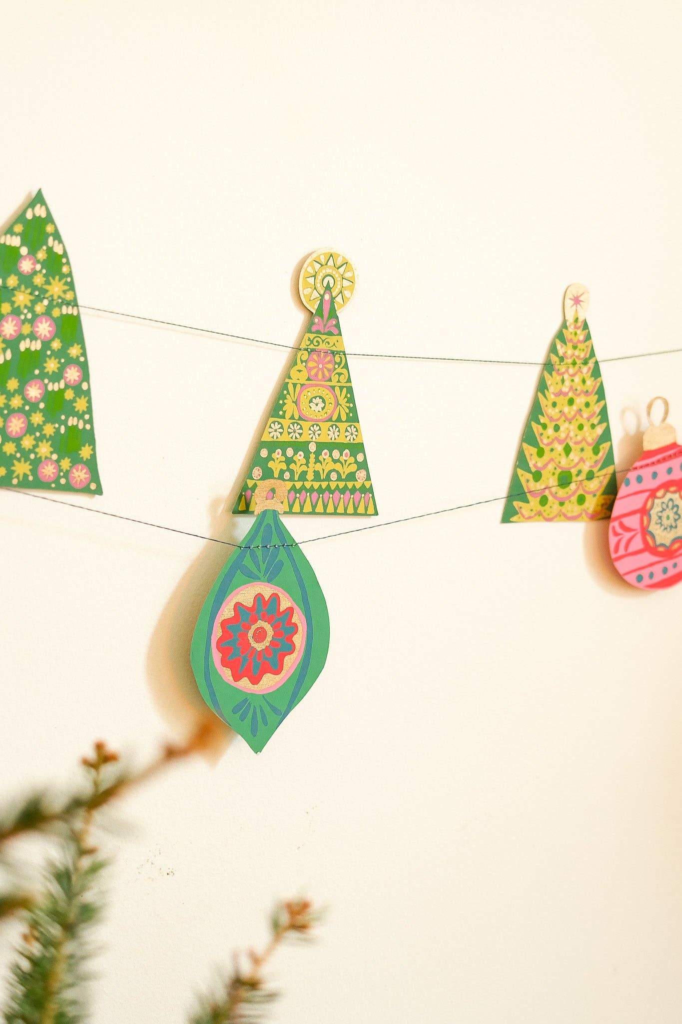 East End Press - Wholesale Bunting/Garland - UK/EU: Baubles Sewn Garland11