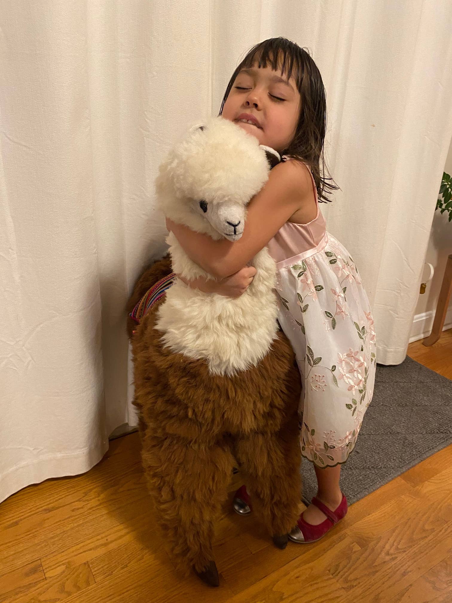 Blossom Inspirations – wholesale Fyllda/plyschleksaker - Barn och baby – Stående alpaca-leksak13