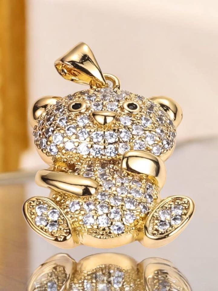 Teddybjörn med pavé CZ 18k guldpläterat hänge för wholesale av Divina Jewelry & Accessories LLC