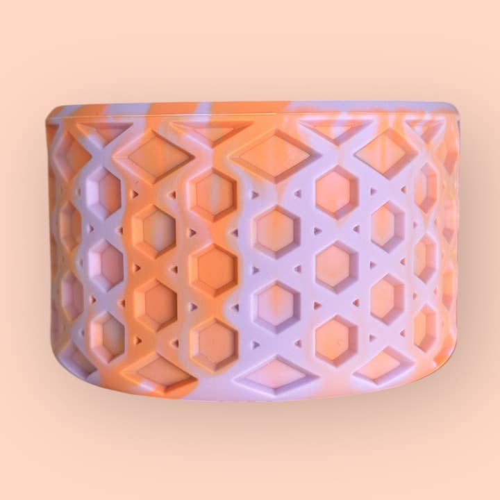 Tourbillon Pêche et Lavande | Gaufre | Coque en Silicone pour la vente par Sip n' Style Shop Co.