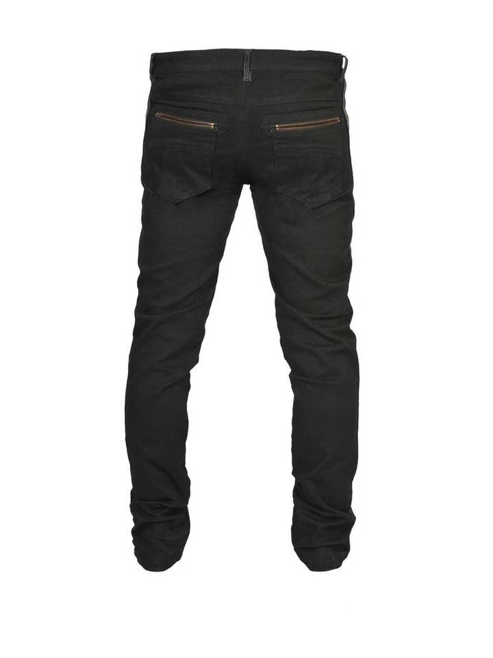 ikonjeans - herrjeans i svart med läderränder för wholesale av Jan Hilmer + Sparrow