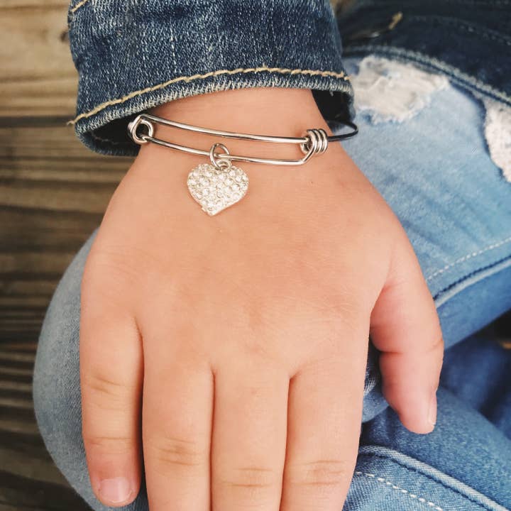 Brazalete de plata con dije de corazón de diamantes de imitación para niños para venta al por mayor de M.Ree Jewels Creative