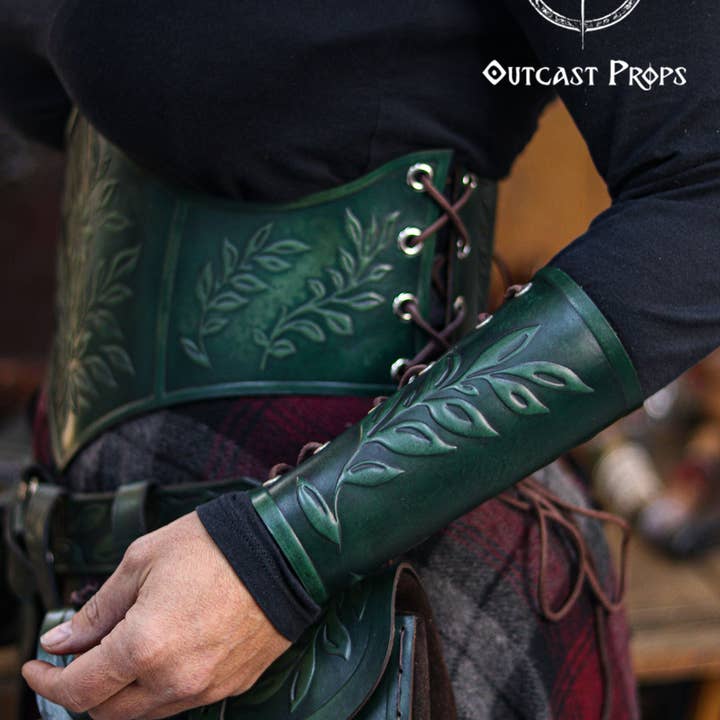 Elfenblad Armbeschermer voor wholesale door Outcast Props