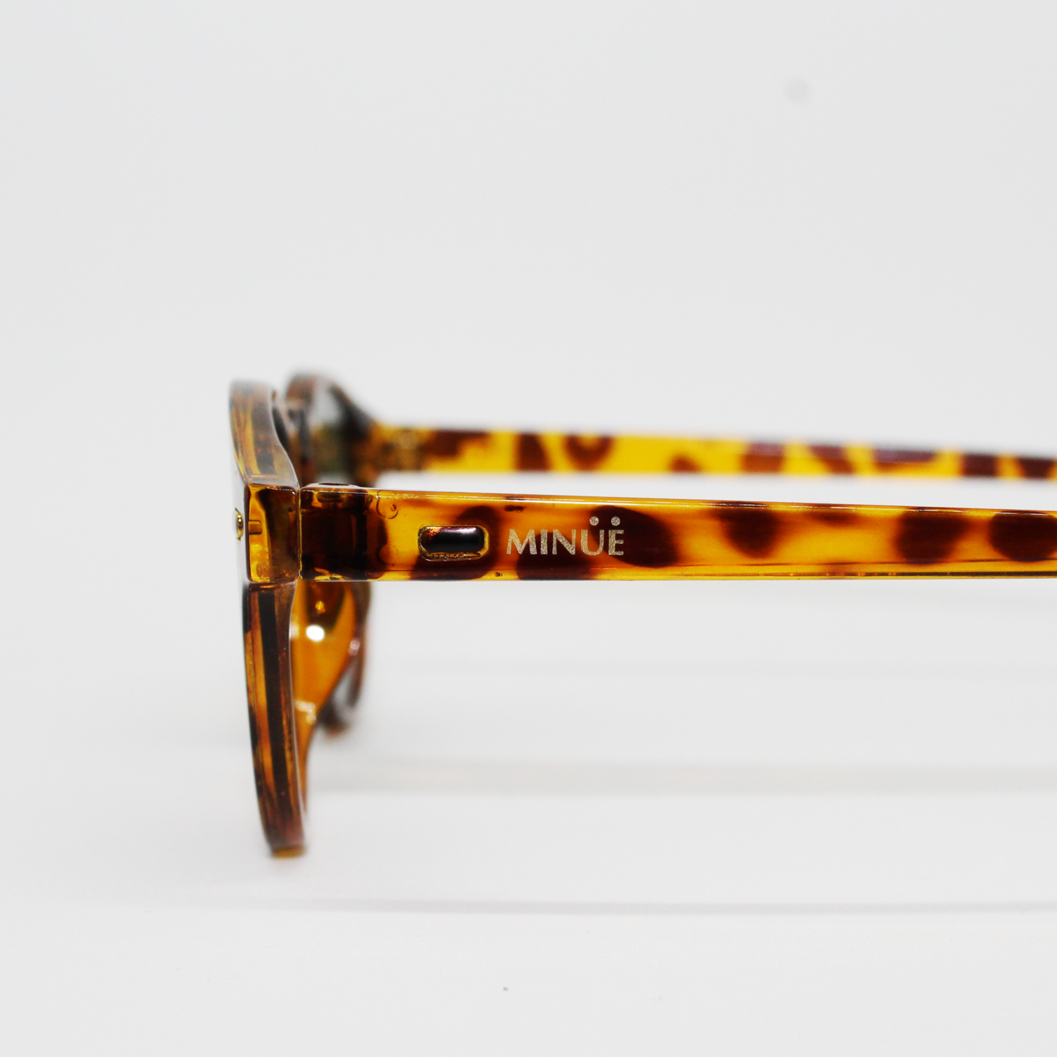 Minue Opticians - Wholesale Sunglasses - Unisex - COOPER CAREY. Sunglasses2