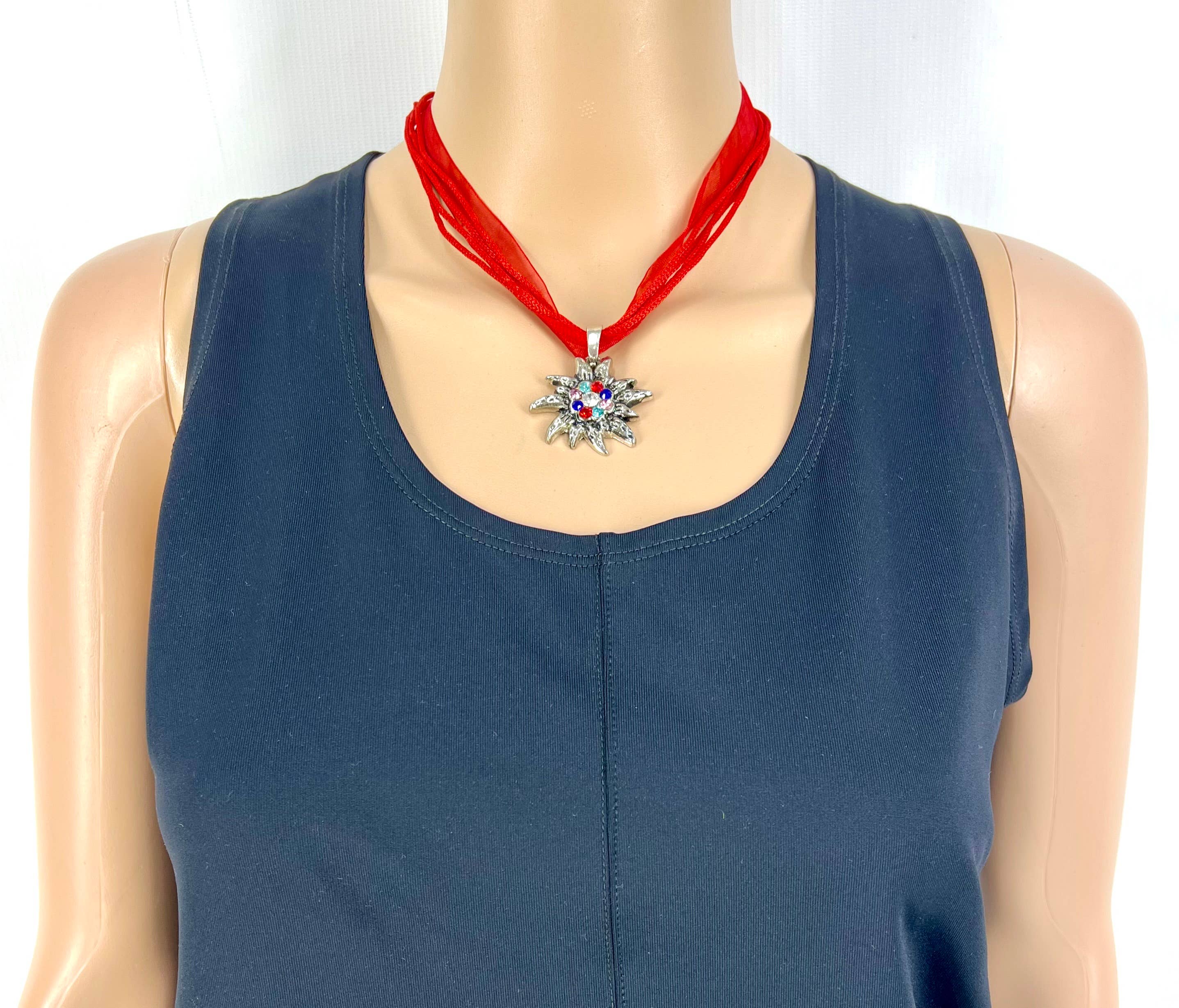 Salzmann Restwaren GmbH - Venta al por mayor Juegos de joyas - Bisutería para mujer, collares, collares, collares tradicionales6