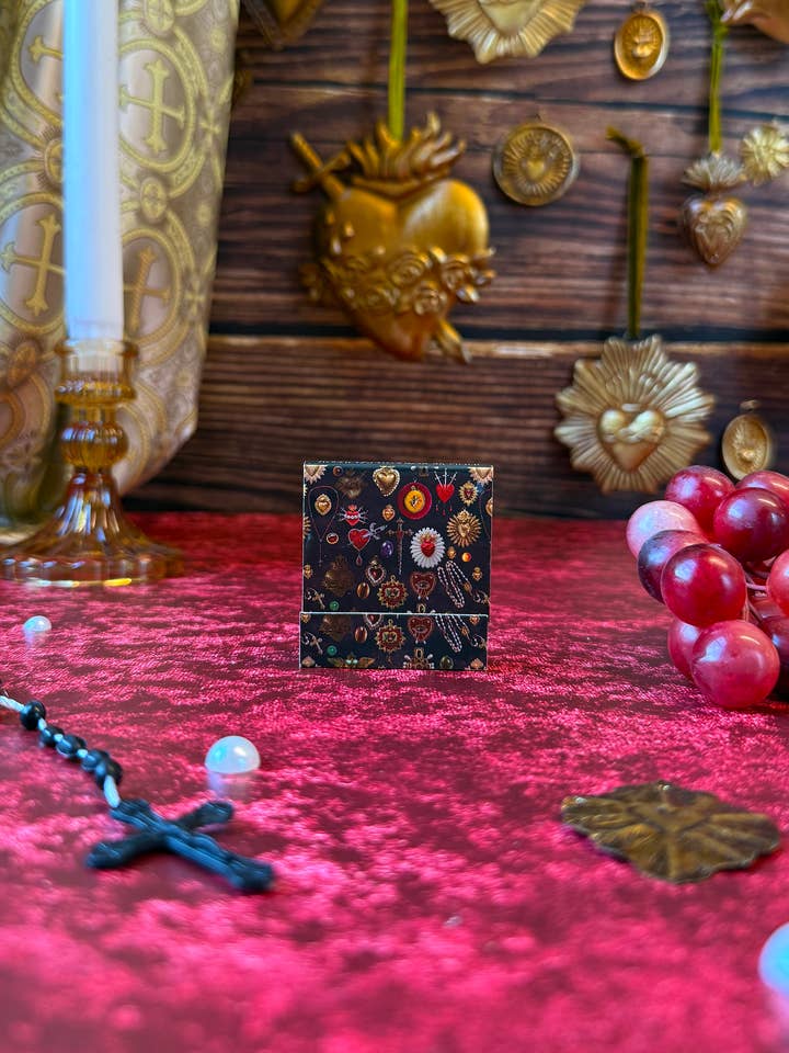 Allumettes du Sacré-Cœur pour la vente par A Shop of Things