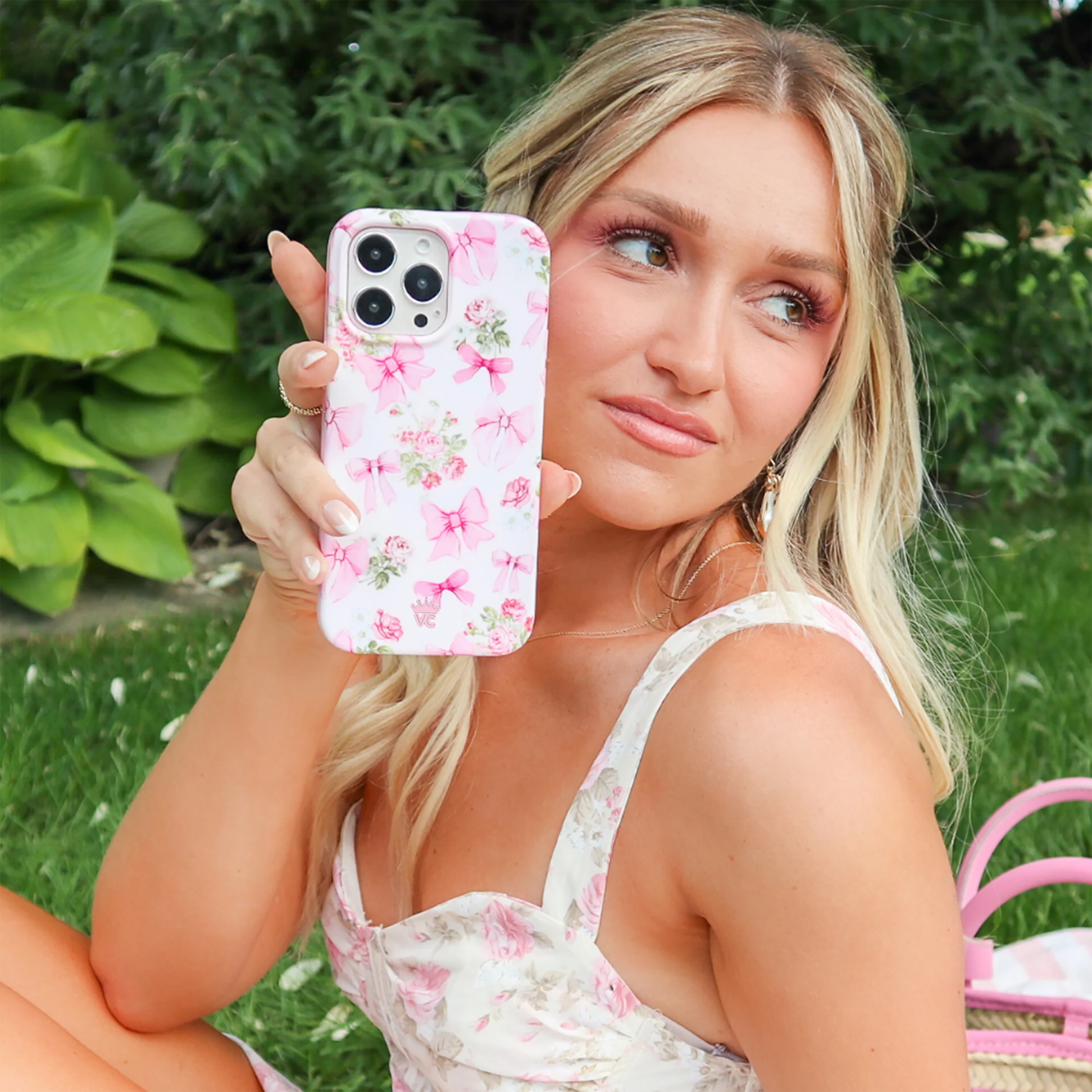 VELVET CAVIAR - Wholesale Phone Case - Women's - iPhone 16 Pro Max MagSafe Case - Posie Pink Bow1