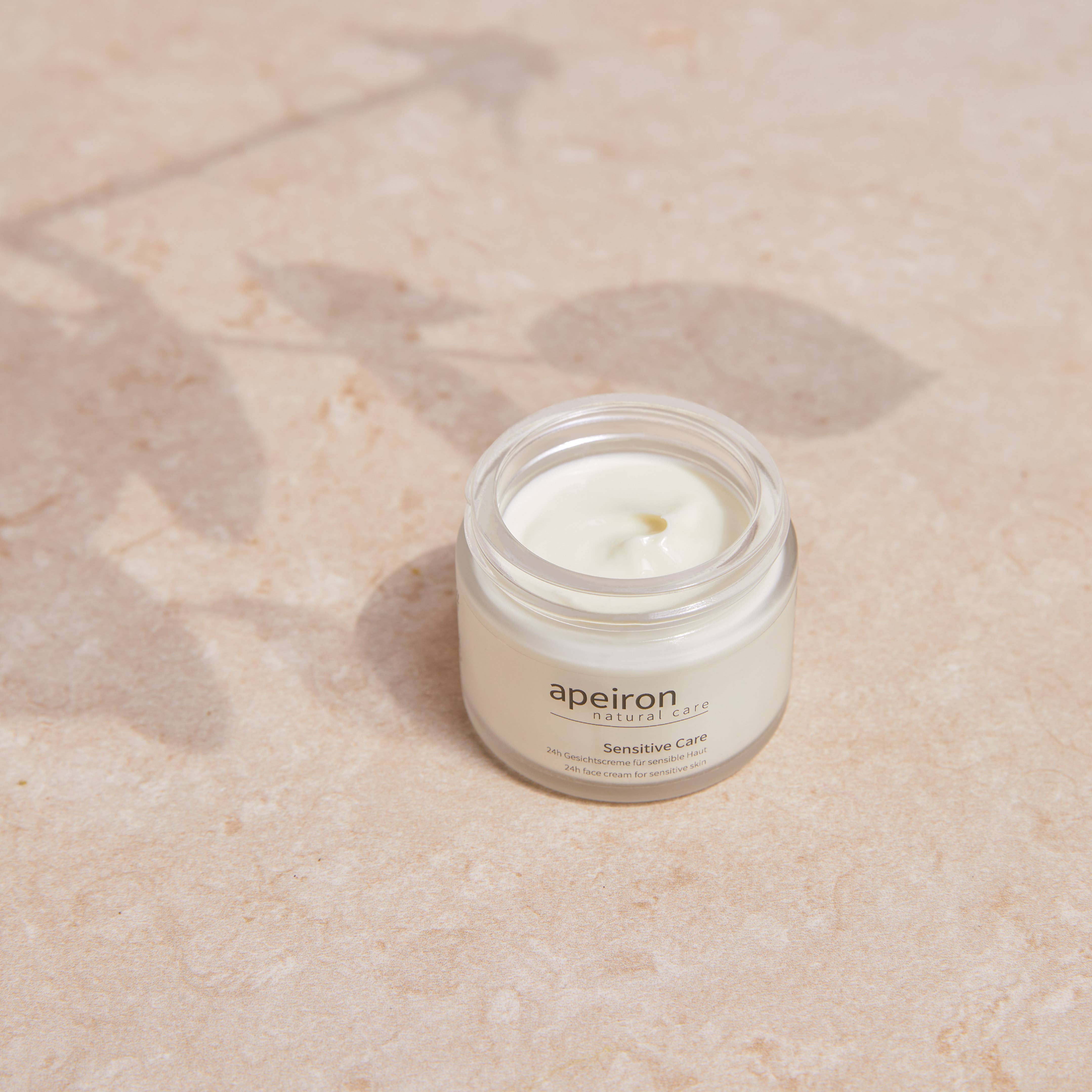 Spa Vivent – wholesale Ansiktsfuktkräm – Apeiron Sensitive Care ansiktskräm 50 ml2