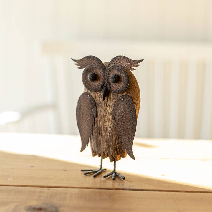 Foreside Home & Garden - Wholesale Decorative Figurine - Rustic Barn Owl Fall Decor Figure