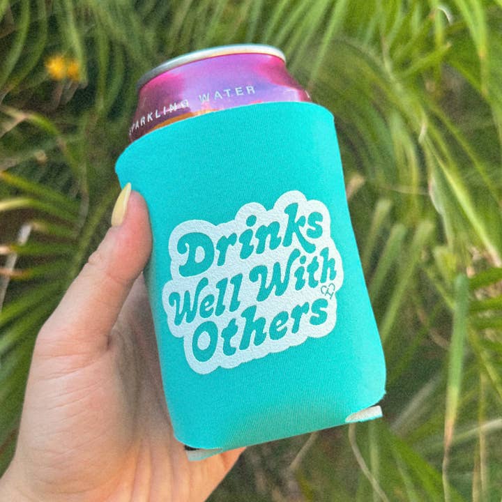 Trinkt gut mit anderen Koozie für den Großhandel von The Cold Hearted Collective