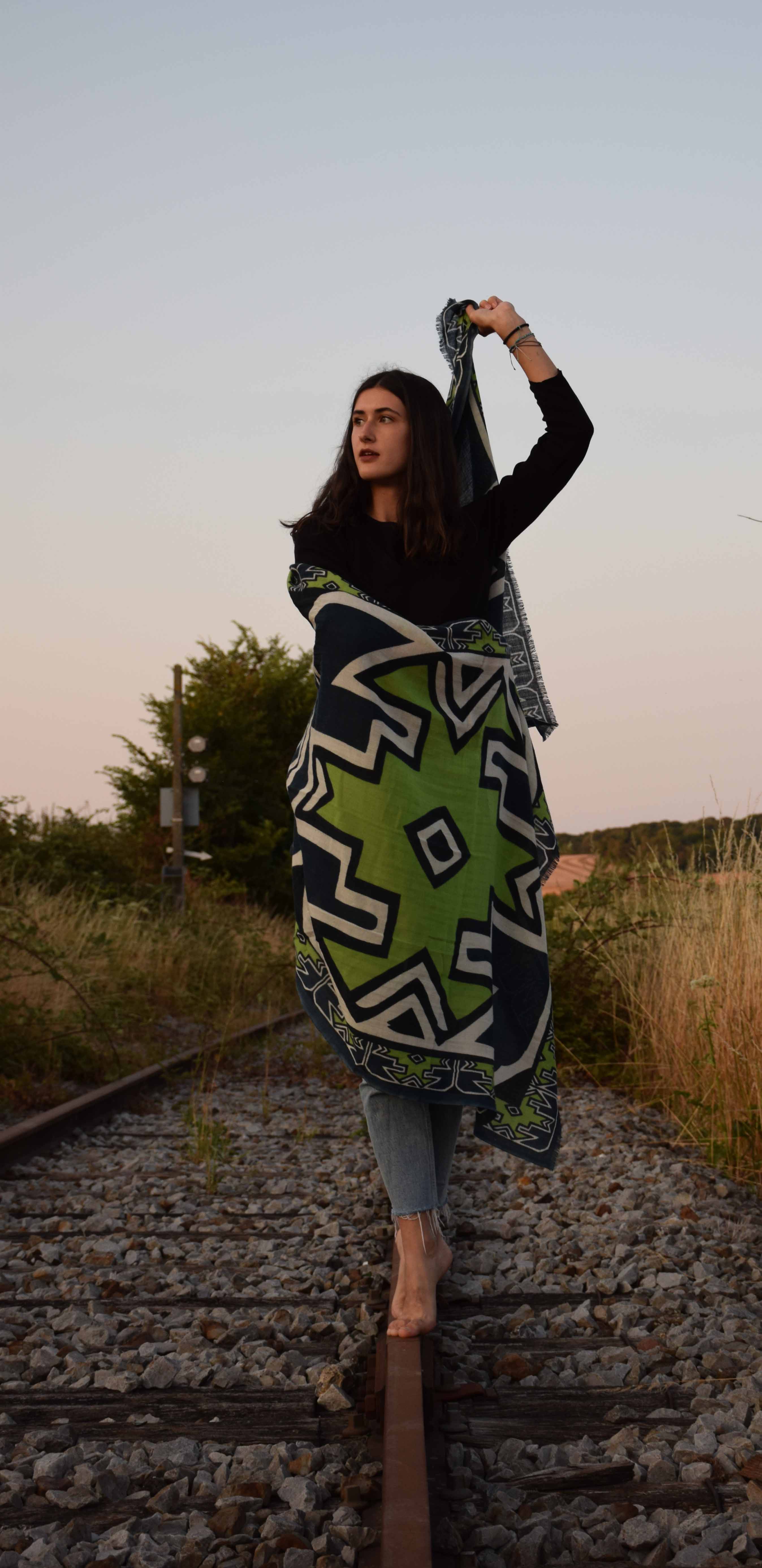 Les Belles Vagabondes – wholesale Halsduk - Dam – XL Ndebele Halsduk Grön2