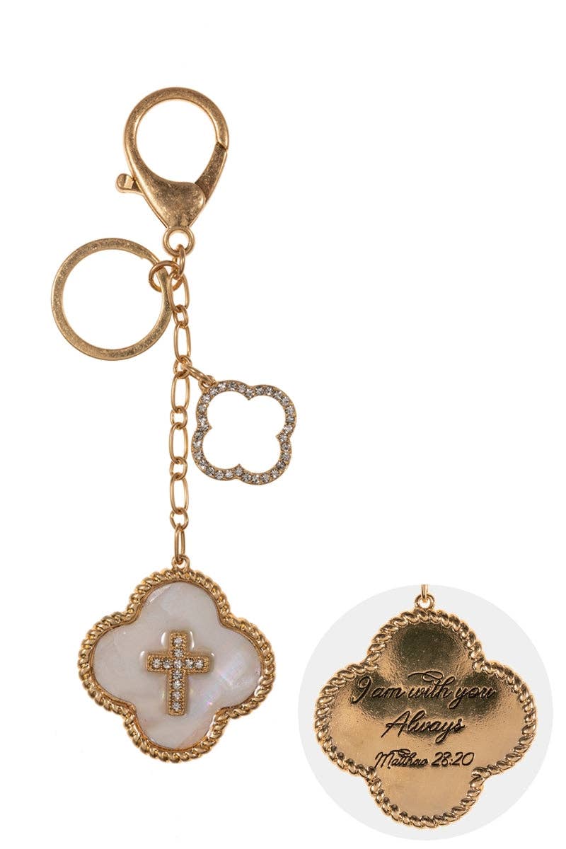 Designature New York - Venta al por mayor Llavero - Mujer - Llavero de Versículos Mateo 28:20 Cruz Trébol Concha3