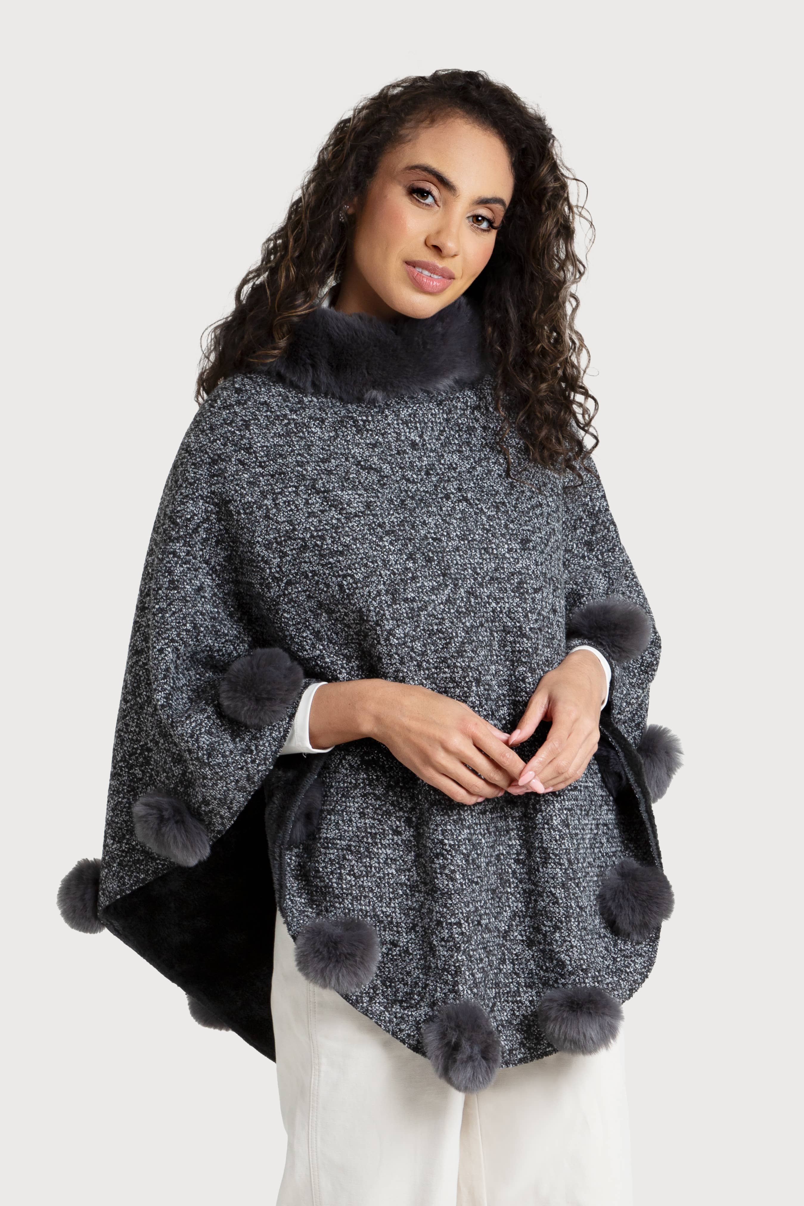SAACHI - Wholesale Poncho - Dames - Posey Fur Pomponponcho16