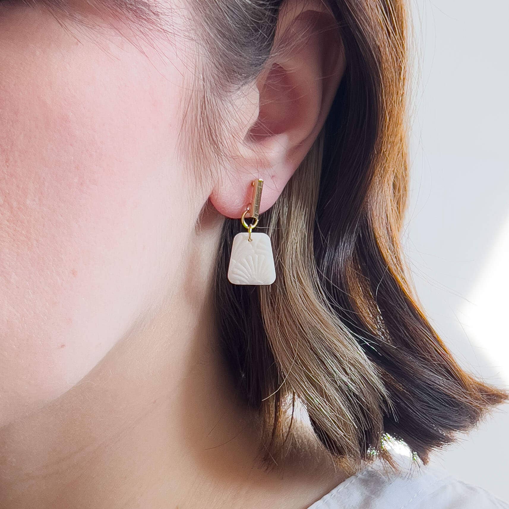 KLAEI DESIGN STUDIO - Wholesale Dangle Earrings - Bridal Col ✦ Small pearlescent square bridal earrings | gold & silver4