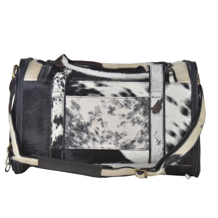The Sterling Gypsy - Vente Caisse de transport – chat et chien - Sac de transport personnalisé en peau de vache noire et blanche avec nom de votre animal ou marque de ferme – pour chien, chat ou petit animal4