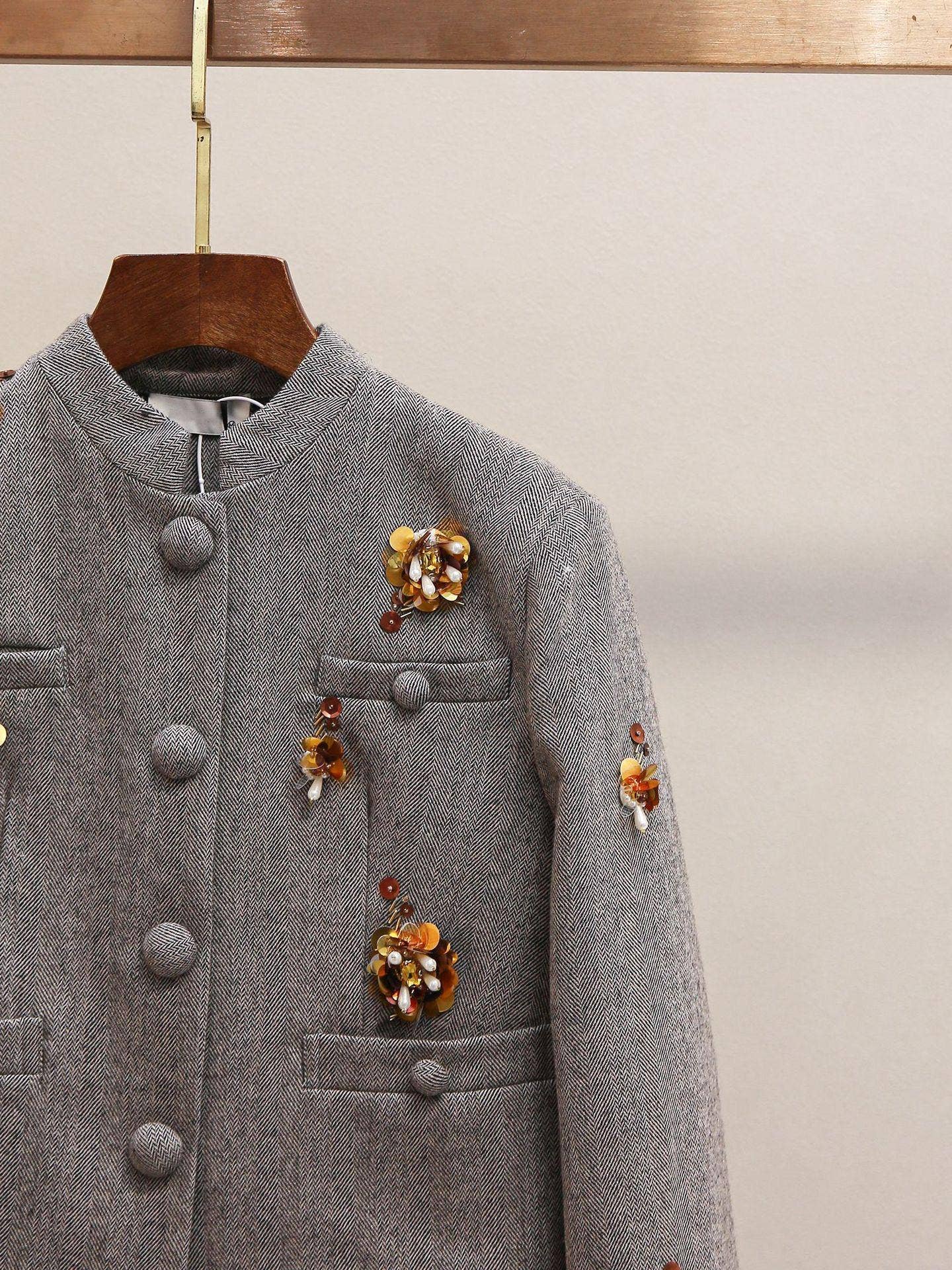 Productseeker – Großhandel Jacke – Damen – SET221Y Elegantes Wollkostüm mit Perlenbesatz, bestehend aus Jacke und Rock6