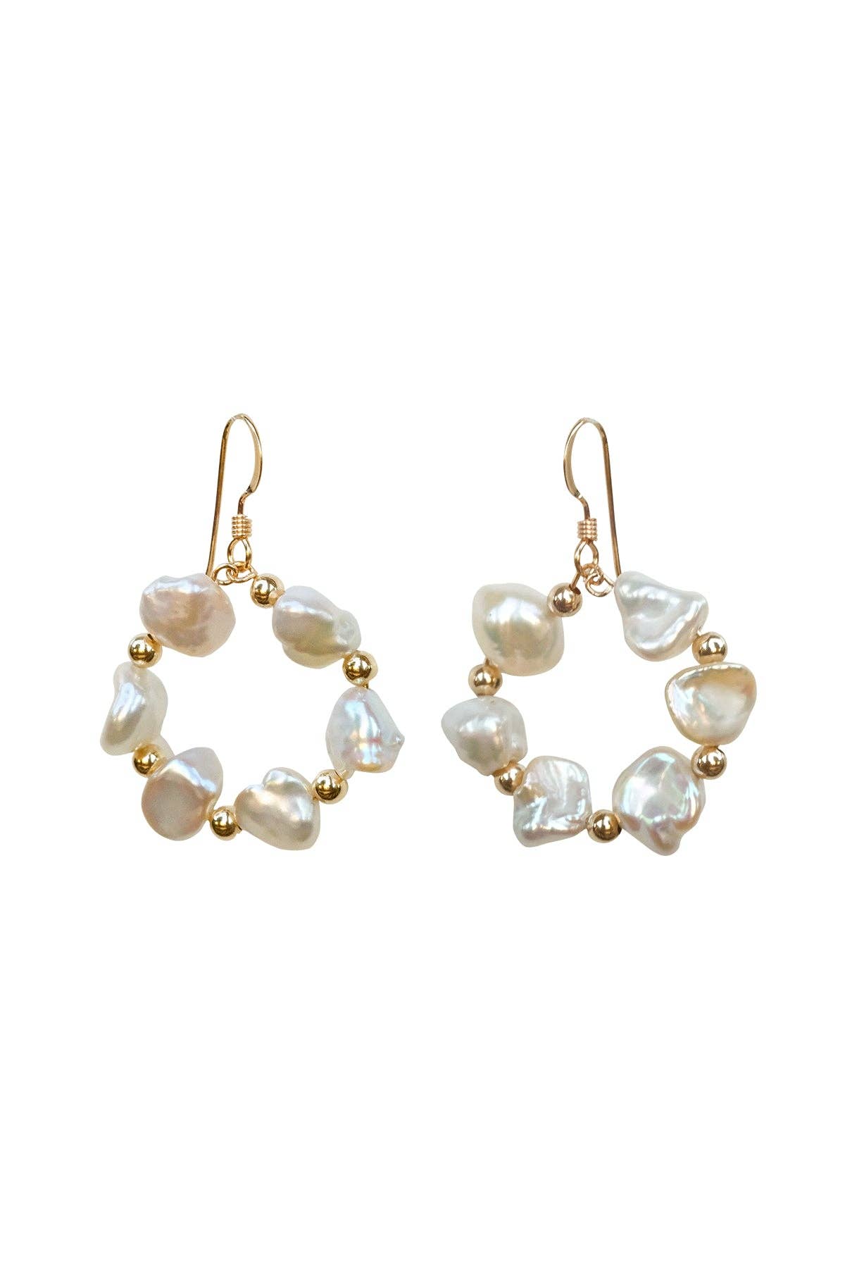 S-kin Studio Jewelry – wholesale Dangle earrings – Daisy Pearl Earrings