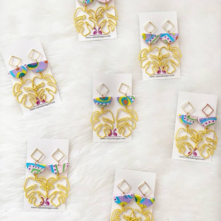 Valois Designs – Großhandel Ohrhänger – Tropical Waves Monstera Leaf Ohrringe1