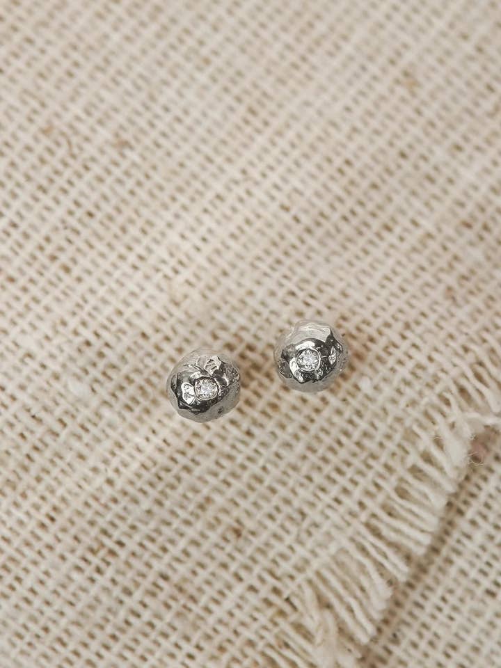 Sterling Silver Diamond Pebble örhängen för wholesale av Lacee Alexandra Jewelry