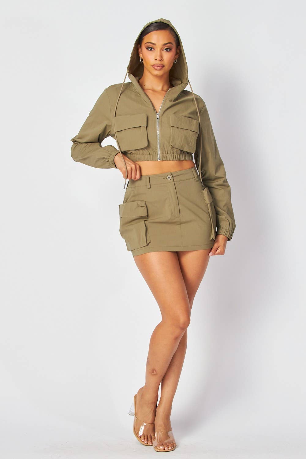Hot & Delicious – Engroshandel Top- og nederdelsæt - Dame – Elena Hoodie Crop Jacket & Cargo Mini Nederdelsæt (HGC10247)16
