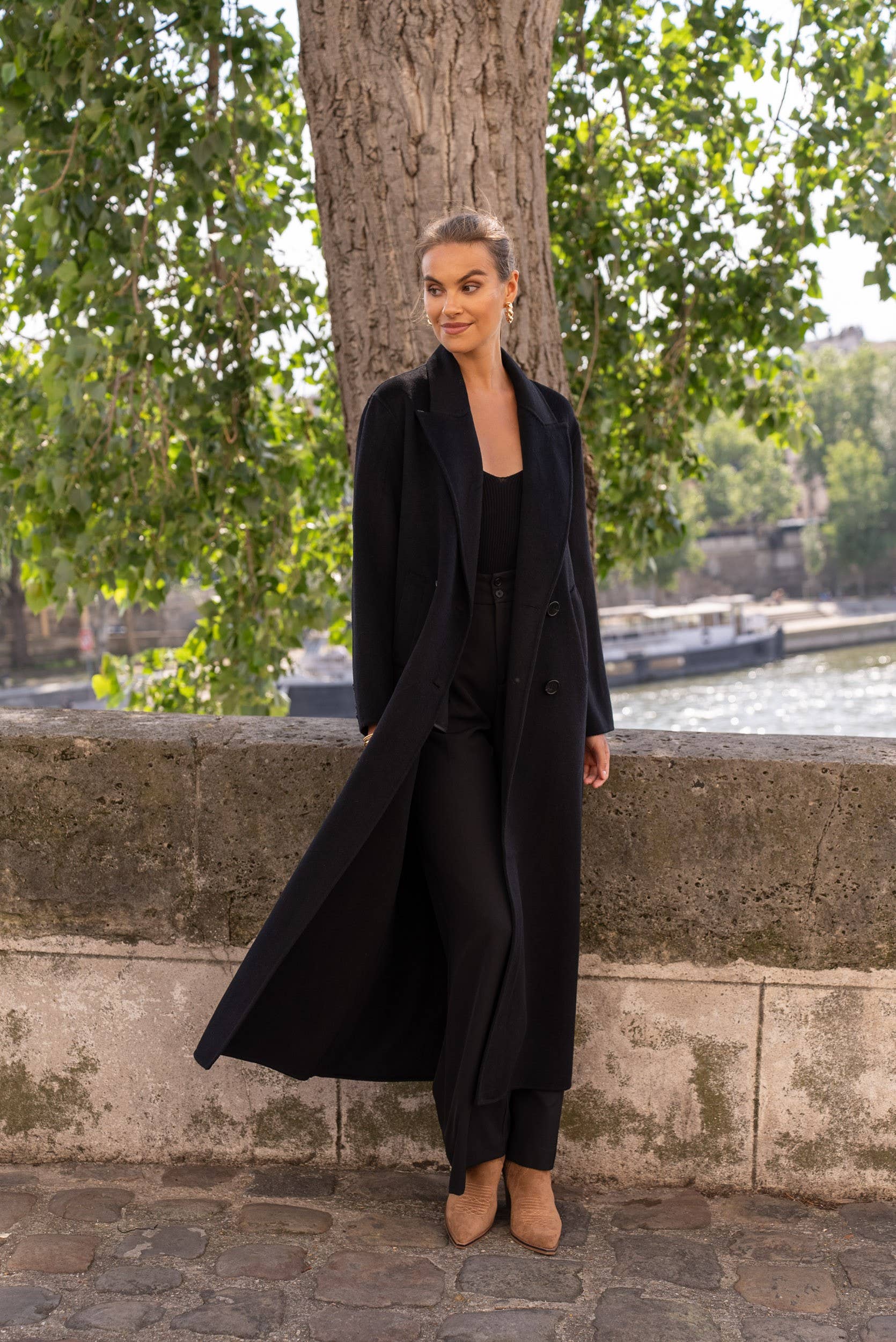 Attentif Paris – Großhandel Mantel - Damen – Extra langer, handgenähter Oversize-Mantel aus Wollmischung21
