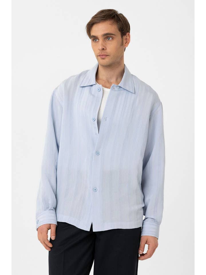 AZUL CLARO Camisa de Rayas Oversize con Cuello Kent Eclipse de venta al por mayor en Faire