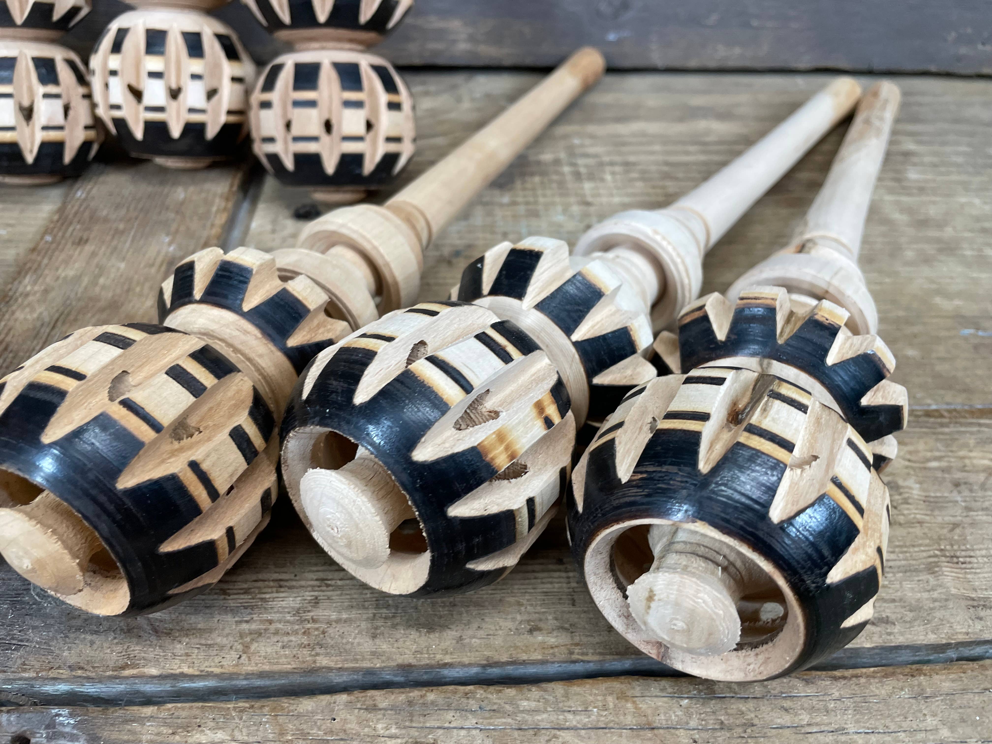 My Amigos Imports – Ferramenta/gadget de cozinha por atacado – LIQUIDAÇÃO-Molinillo Batedor-Mexedor de Chocolate em Madeira-Entalhado-9€1