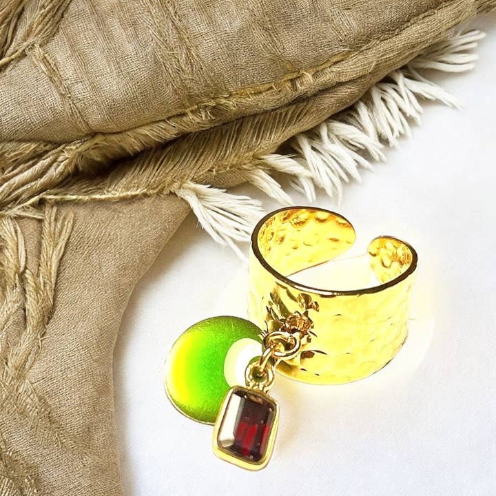 TOURMALYN - Wholesale Cocktail/Statement Ring - Fine gold gilded ring in garnet stone and enamelled sequin4