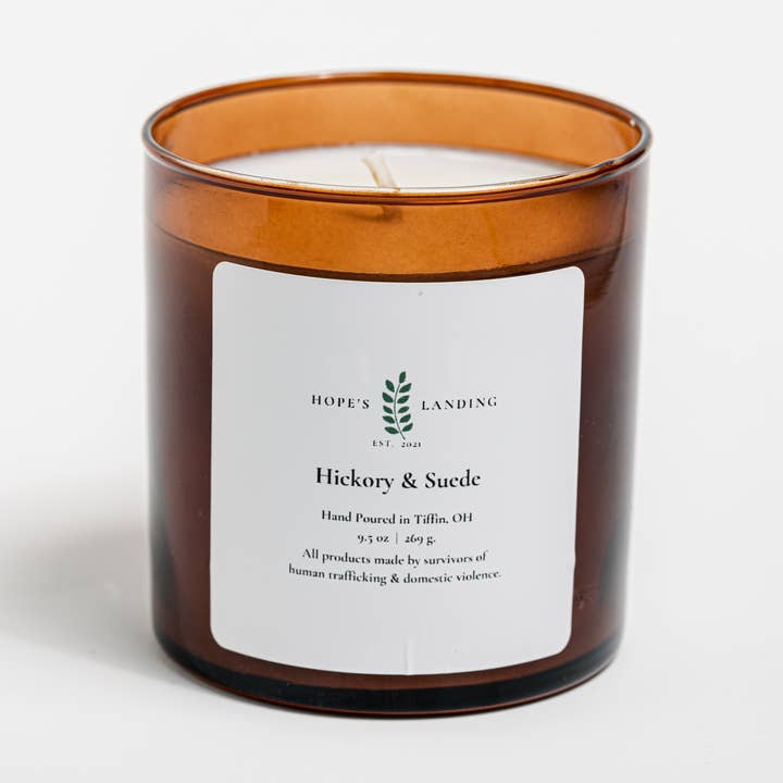 Hope's Landing – Vela em jarro/copo por atacado – Vela Hickory & Suede0