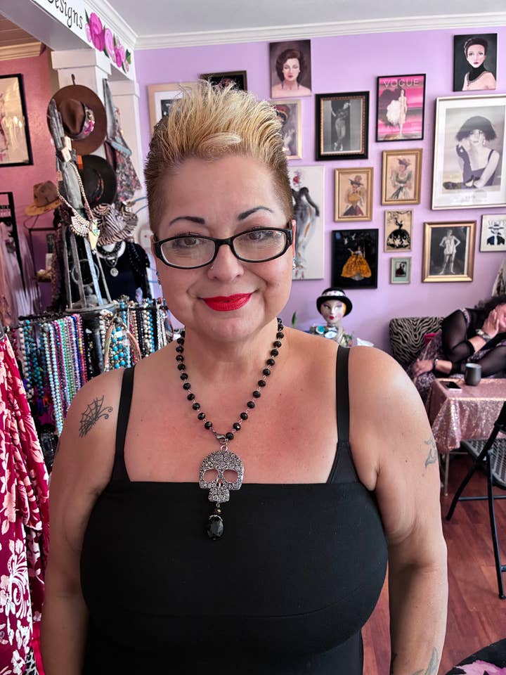 Schedelketting (zilver) - Alternatief/Dames/Goth/Halloween voor wholesale door Savannah Hoffman Designs Artisan Jewelry