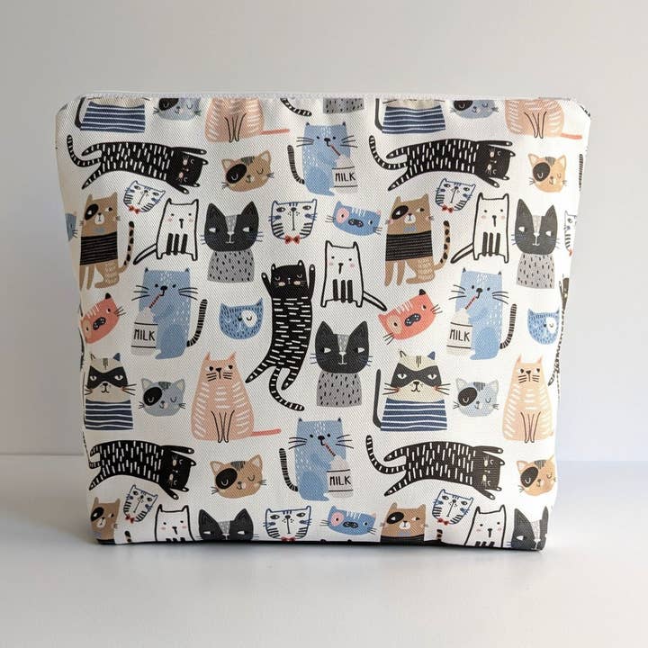 Cat print Wash Bag for Women: Large Waterproof Toiletry Bag for wholesale by Poems And Polka Dots