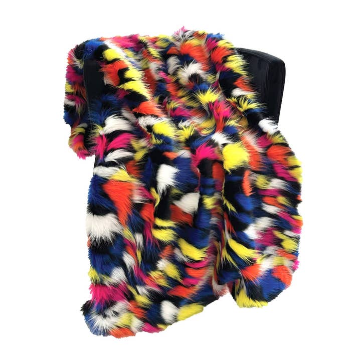Plutus Lila, Gul, Svart Amazonisk Fågel Fuskpäls Lyxpläd för wholesale av Plutus Home Brands