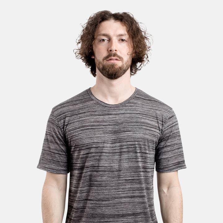 Rundhals-Langarmshirt Schwarz Gemischt and other Purchase Wholesale tartkartonger. Free Returns & Net 60 Terms on Faire trending on Faire.