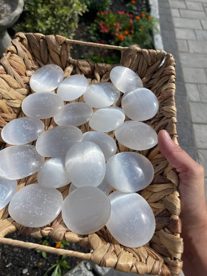 Selenite Palm Stone, Magic Crystal Healing Selenite Gemstone for wholesale by Tumbledshop