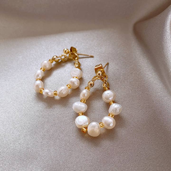 Gold Freshwater Pearl Bead Hoop Earrings E6462 for wholesale on Faire4